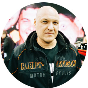 менеджер по продажам Harley-Davidson в Украине Владимир Сколов