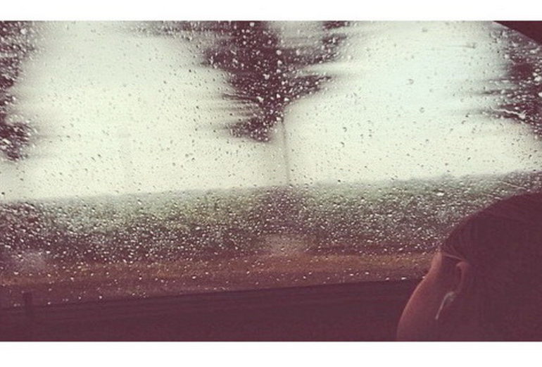 Зонты, листья и шоколад. Осенний киевский дождь в Инстаграме