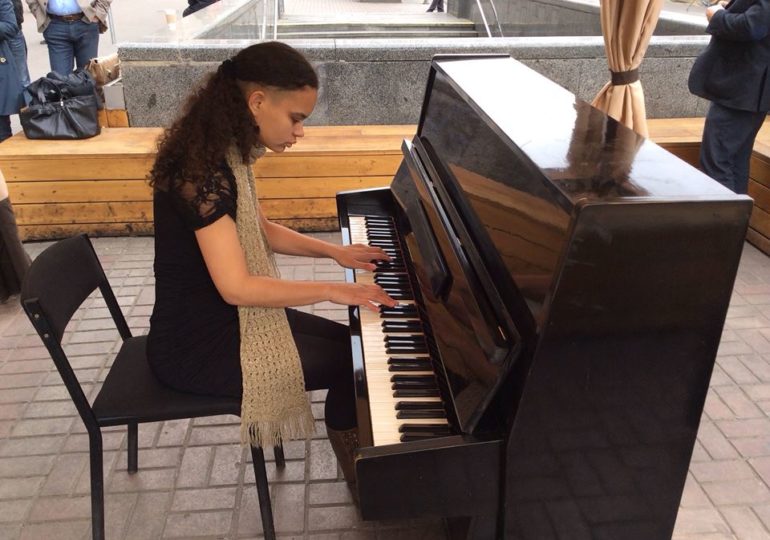 Иди, играй, слушай: три уличных пианино в Киеве