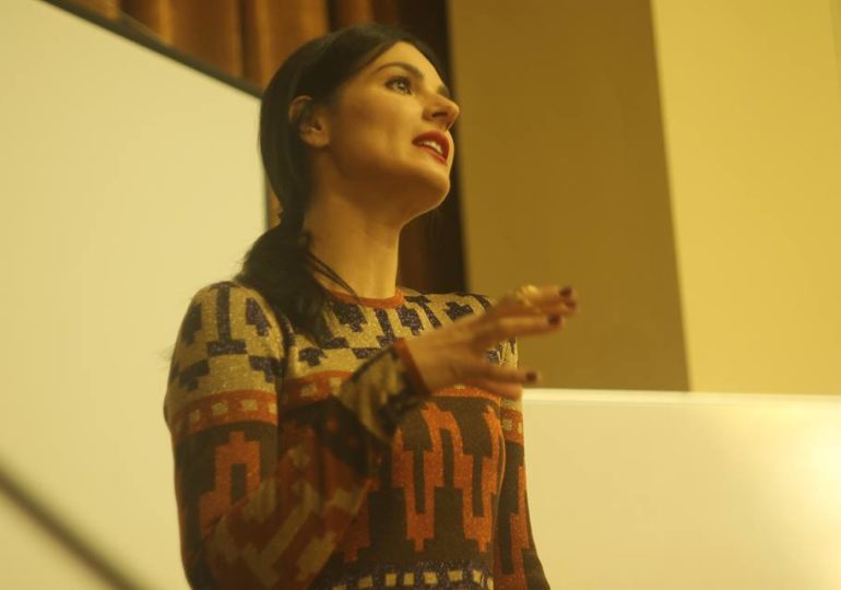 Потертые джинсы и секреты профи: настроение осени от Маши Ефросининой