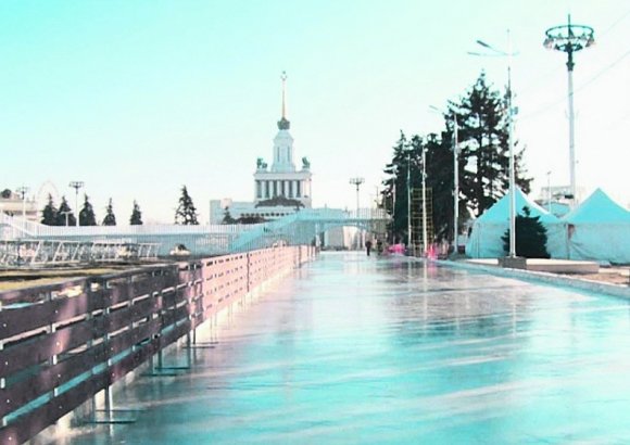 Новогодняя ВДНХ: гигантский каток, ледяной лабиринт и Игорь Кондратюк