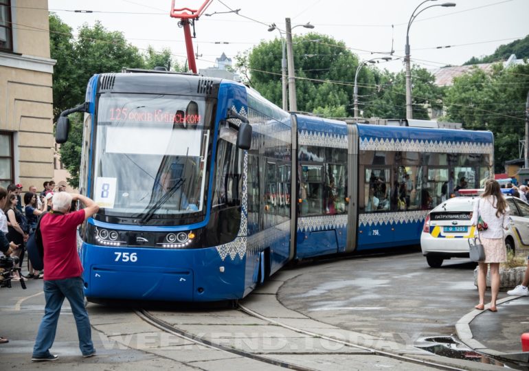 От лошади до «Электрона». Как прошел парад трамваев в Киеве