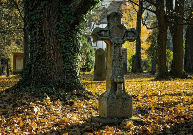 Прогулянка на цвинтар: підказки та поради від київських гідів