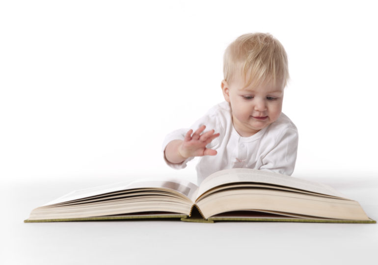 Как подружить мальчишку с книжкой