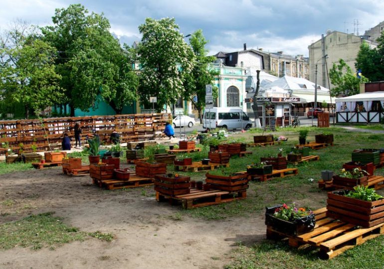 Первый в Киеве pop-up парк появился на Подоле