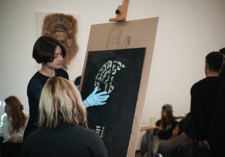 На арт-фестивале Палитра создали картину из ДНК людей