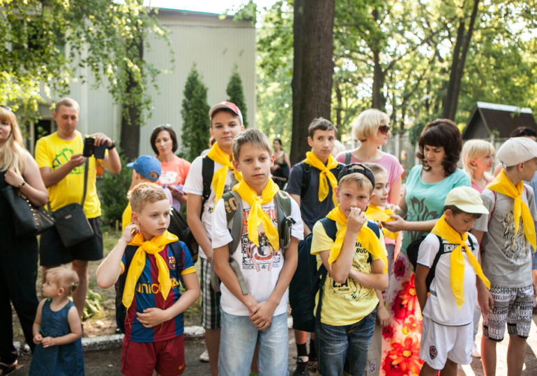Лето, солнце и футбол: детский лагерь на стадионе Атэк