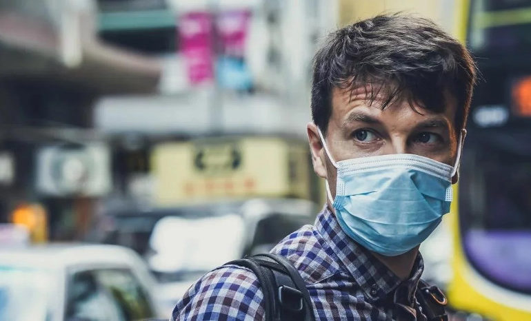 Они работают: кто и как трудится в условиях карантина