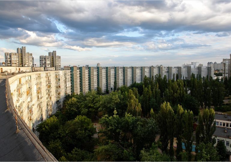 Короны, соты и змеи: 7 домов-гигантов Киева