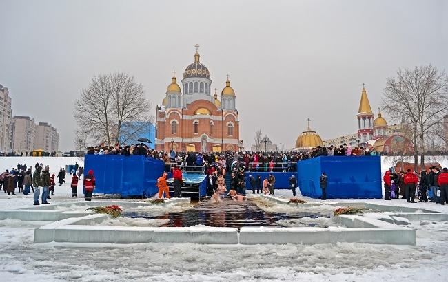 Пірнай за правилами: де купатися на Водохреща та як підготуватися