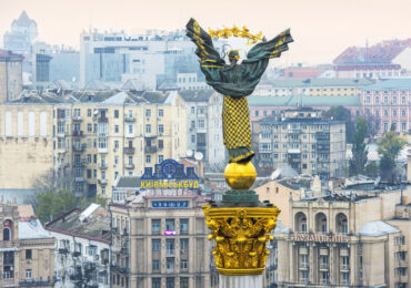 Нація ентузіастів під загрозливим небом