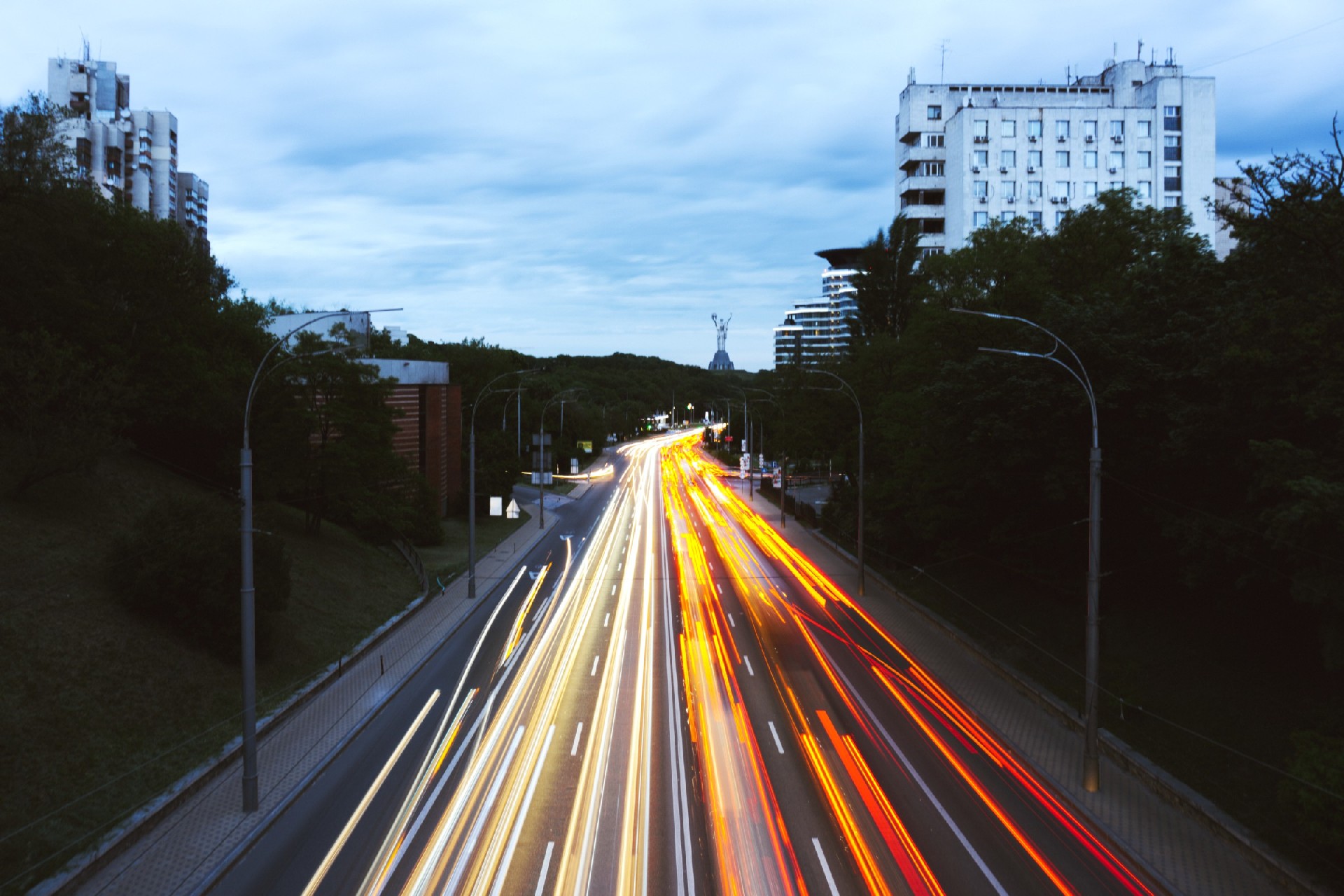 Від дзвонів до мостів: 7 науково-технічних див Києва