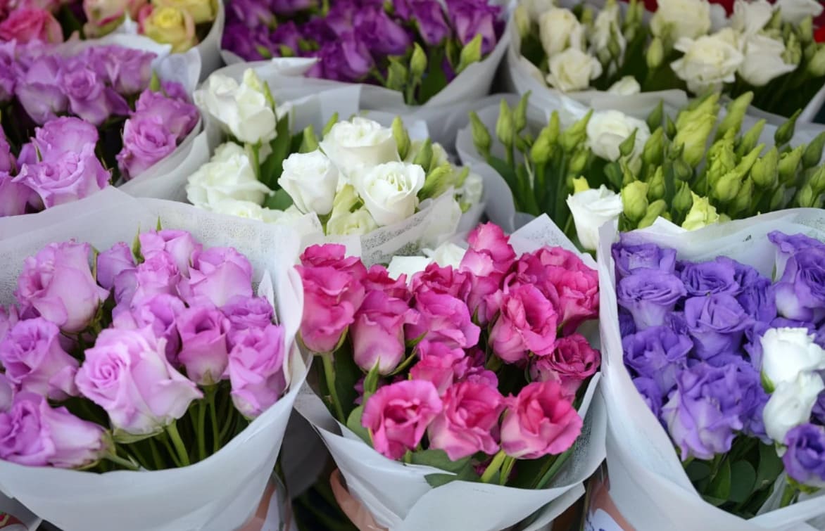 Рози, півонії, еустома — які квіти найчастіше обирають покупці