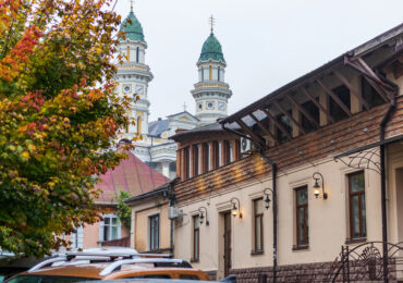 Гайд з вайбом. Їдемо в Житомир і Ужгород