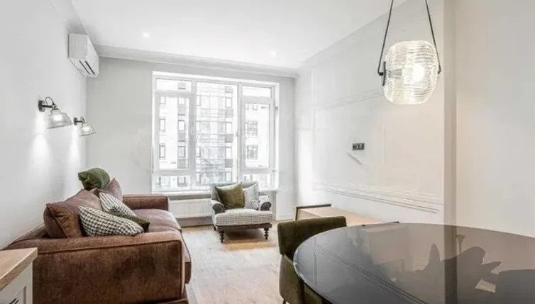 Поряд із кицькою чи з президентом? 5 помешкань на продаж та оренду