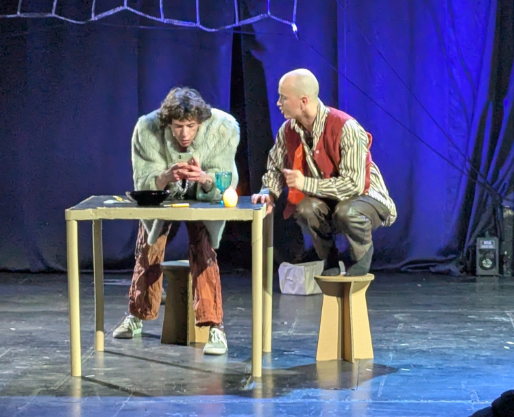 Подивися на життя очима кота: «Дуже сумна людина» від Дикого театру