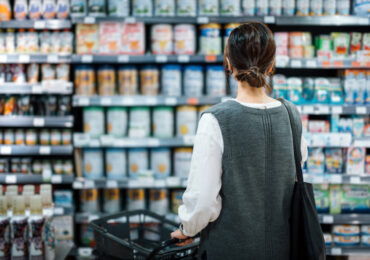 Яку форму дитячої суміші обрати: порошок або гранули