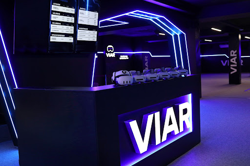 Повне занурення у світ віртуальної реальності: відкрийте для себе арену VIAR