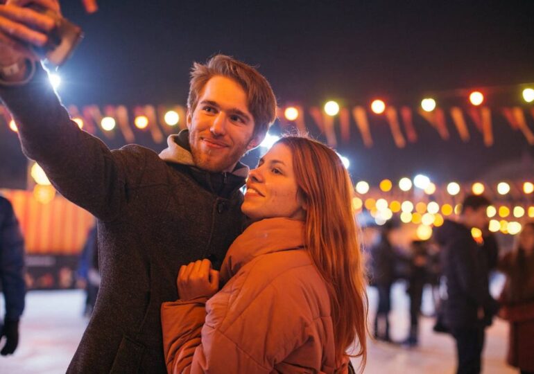 З шампанським та оркестром. Як мінялися ковзанки Києва