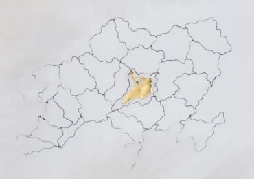 Подарувати фортецю або ліс: які сувеніри з українськими локаціями обрати