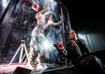 Вистава «Я бачу, вас цікавить пітьма»: у Києві заплановані вісім показів