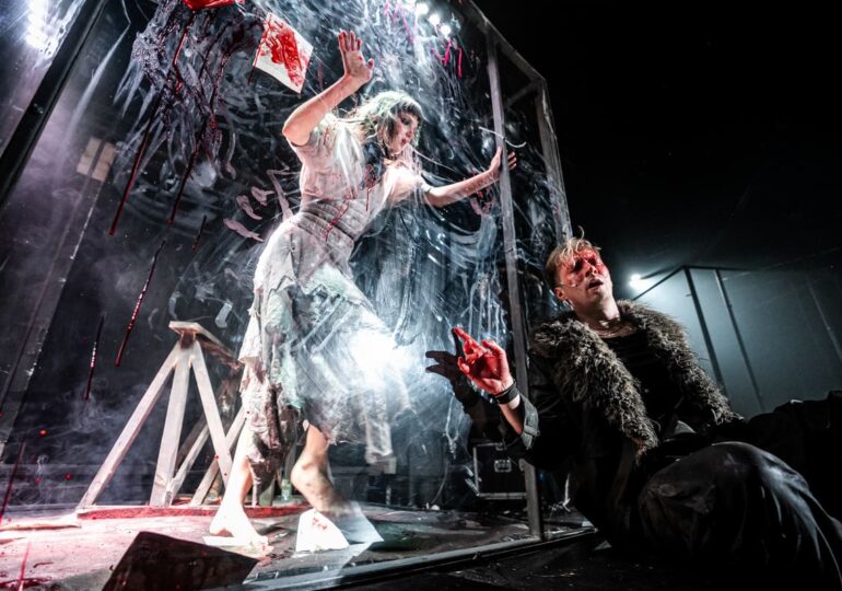 Вистава «Я бачу, вас цікавить пітьма»: у Києві заплановані вісім показів