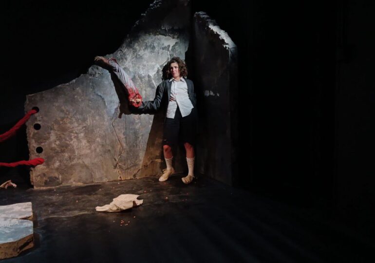 Дивись в абсурд. Якою вийшла вистава «Урок»