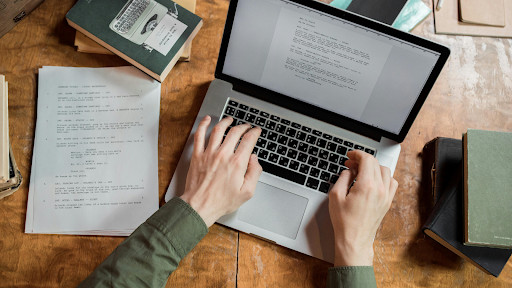 MacBook Pro: як вибрати конфігурацію для монтажу, коду та графіки