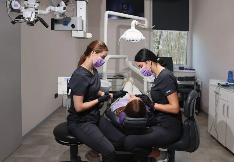 Скільки живе зуб під коронкою?