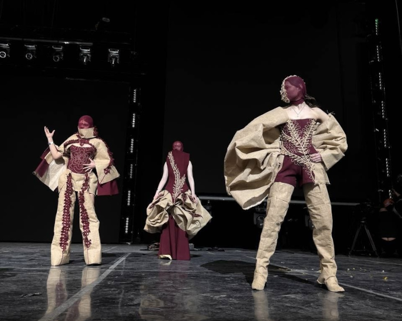 Жупани та балаклави. Як студентки зробили етноколекцію