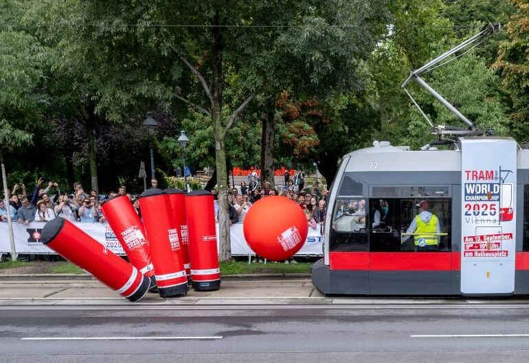 Чемпіонат для водіїв трамваїв: боулінг, більярд і кияни