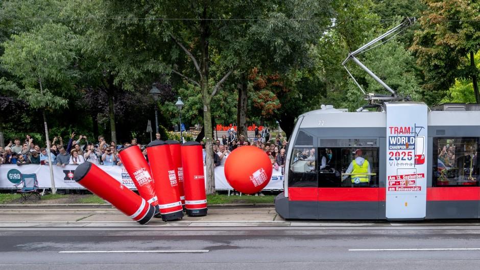 Чемпіонат для водіїв трамваїв: боулінг, більярд і кияни
