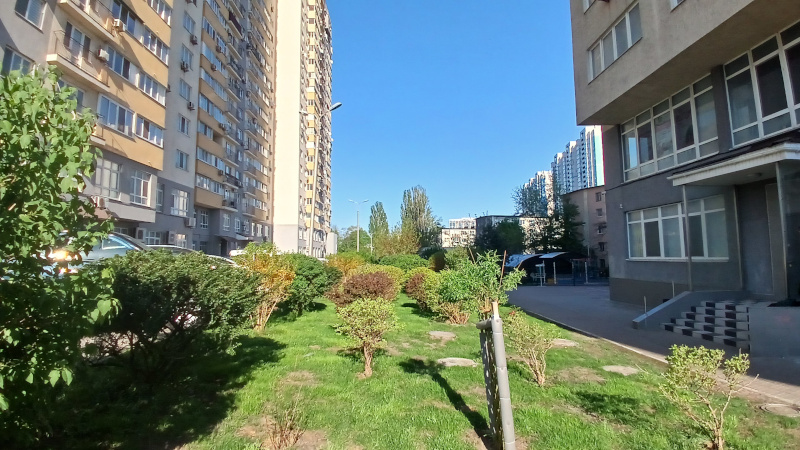 З подяками та погрозами. Як працює голова ОСББ у Києві