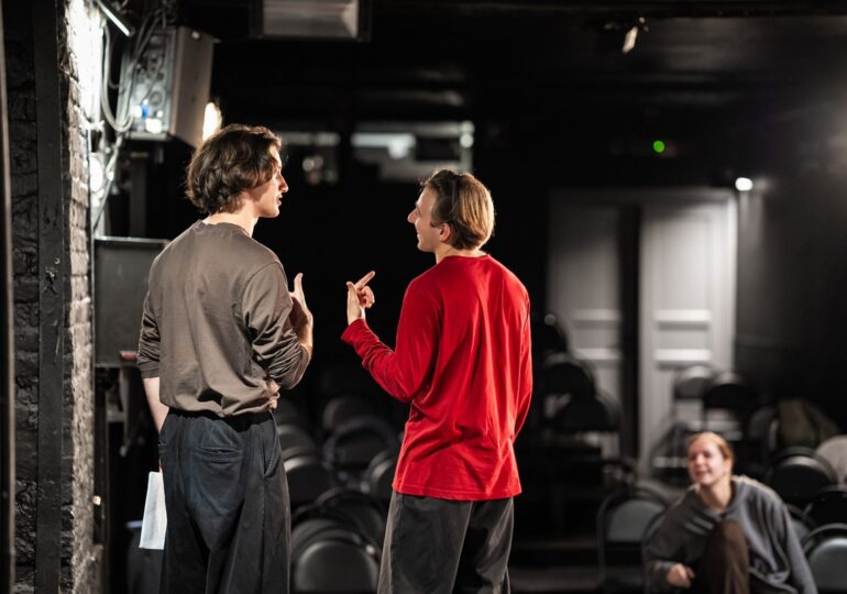 HAMLET_TBD: у театрі “Золоті ворота” втягують у гру без правил за Томом Стоппардом